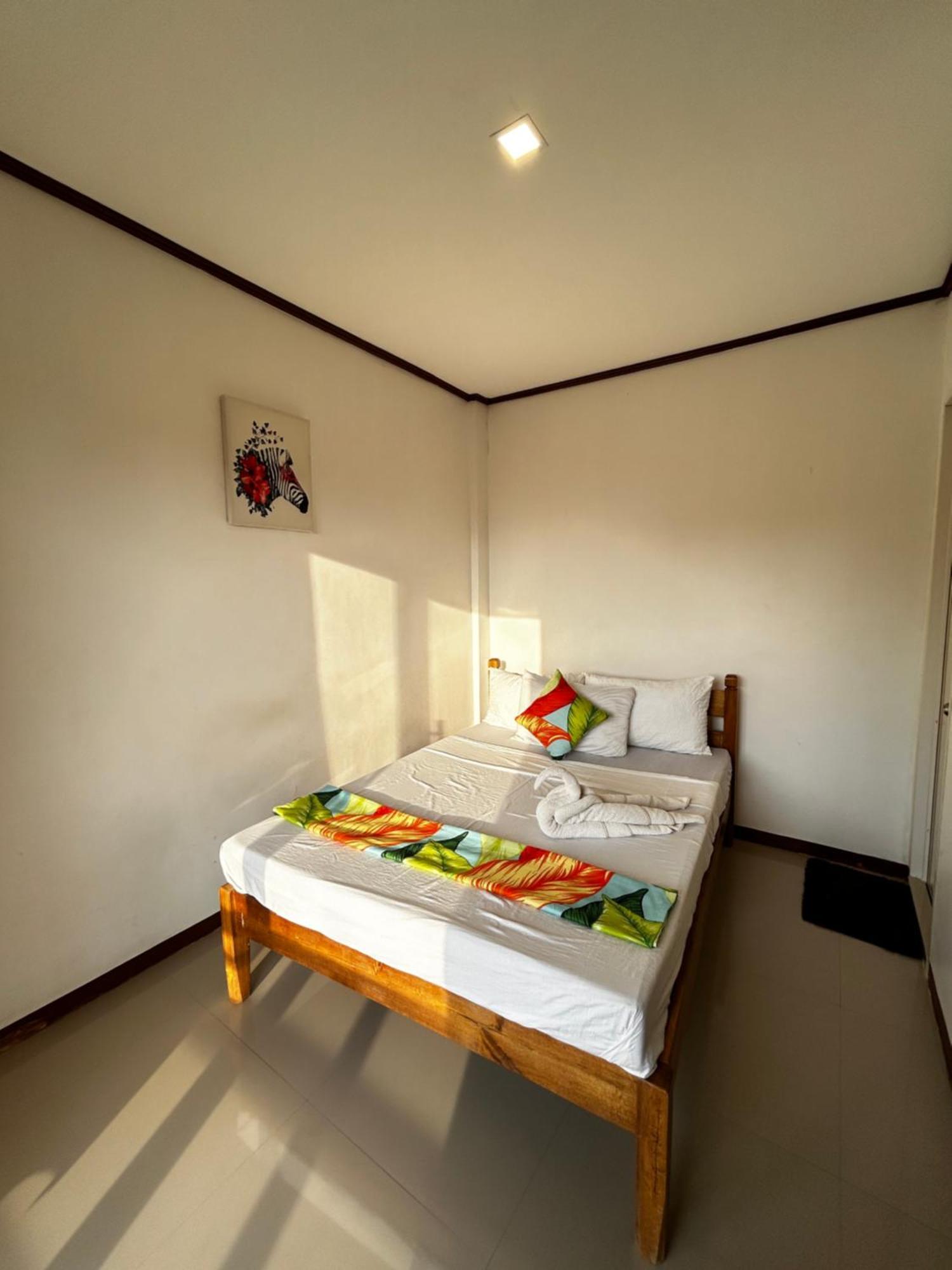 Brenmariel Tourist Inn Ель-Нідо Екстер'єр фото